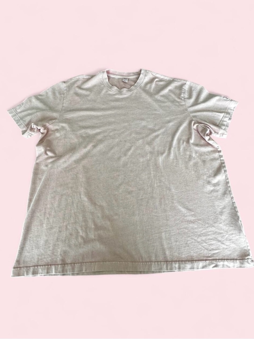 Reebok Men's Crew Tee in Pink